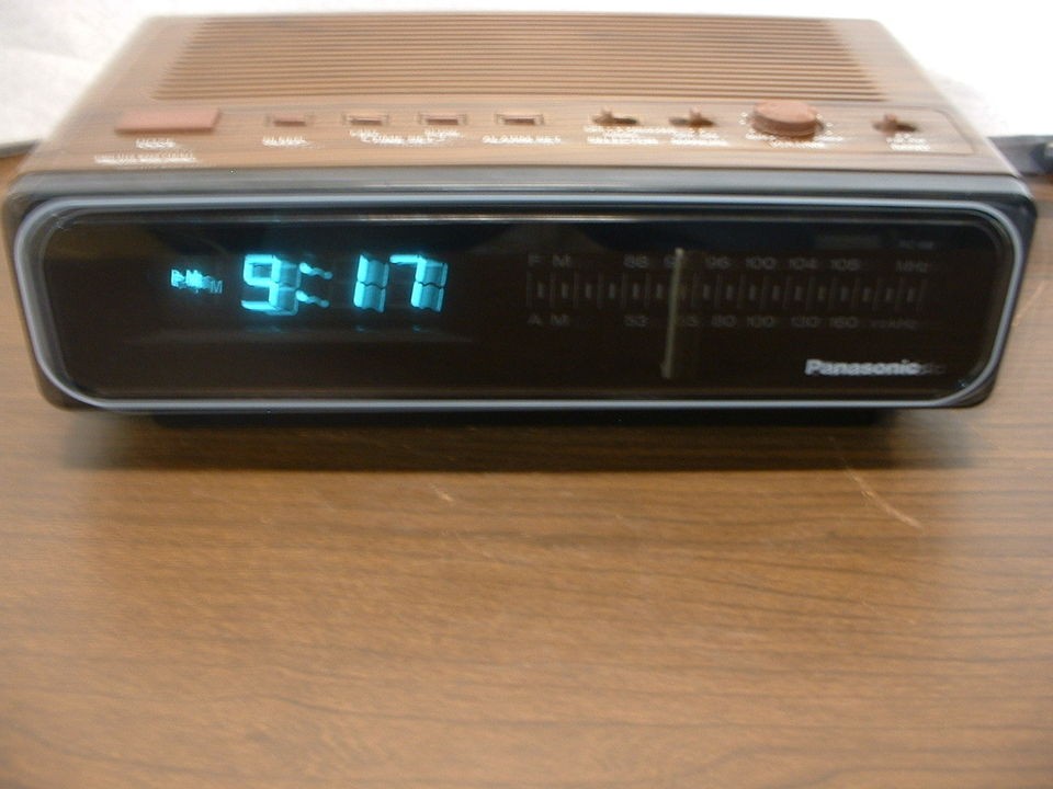   PANASONIC ALARM CLOCK RADIO RC 66 BLUE DIGITAL DISPLAY WORKS NICE