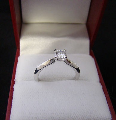  New HEARTS ON FIRE 18K White Gold Radiant Cut Diamond ADORATION Ring