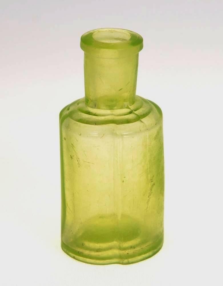 Vintage Antique Uranium Apothecary Bottle 19th Century RARE