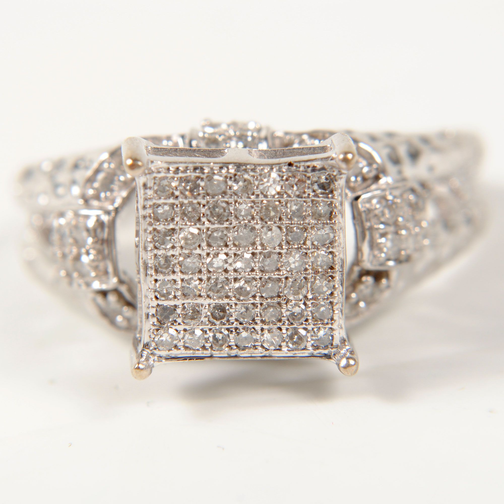Ladies 10K White Gold Diamond Cluster Ring 1 3 cttw Size 7 ♥ 2 8DWT