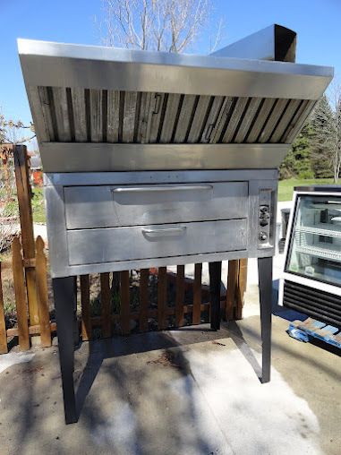 Chef Single Deck Pizza Oven Natural Gas with Stones and Hood Stainless