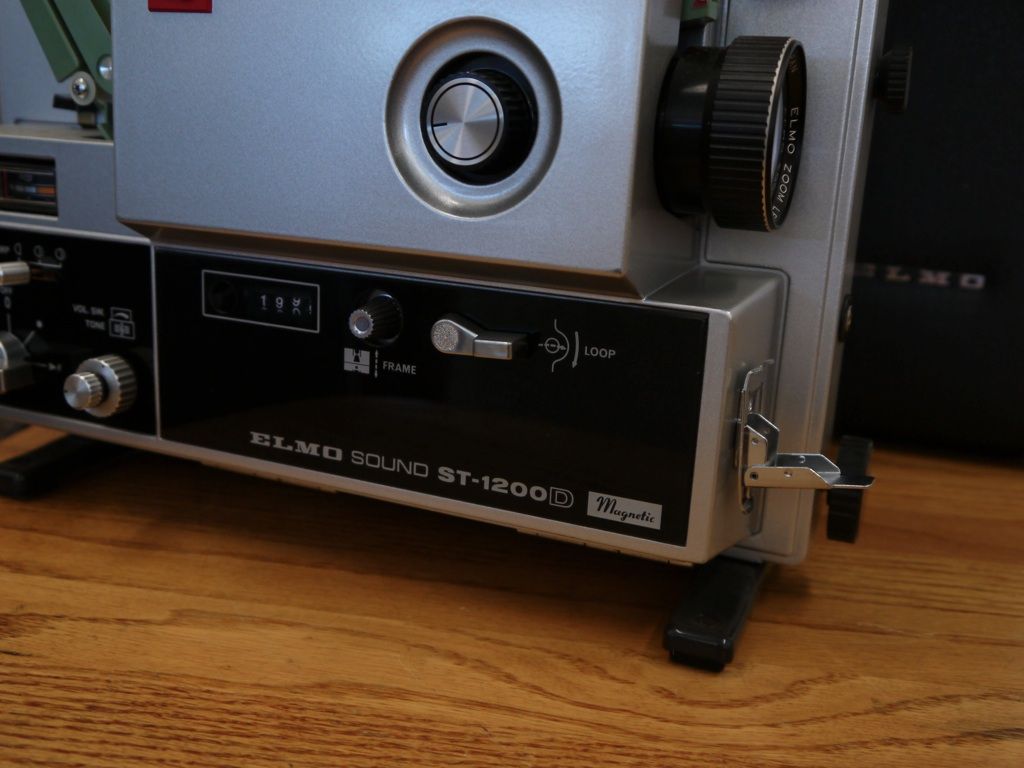 Elmo Sound St 1200D 1200 Super 8 8mm Film Projector