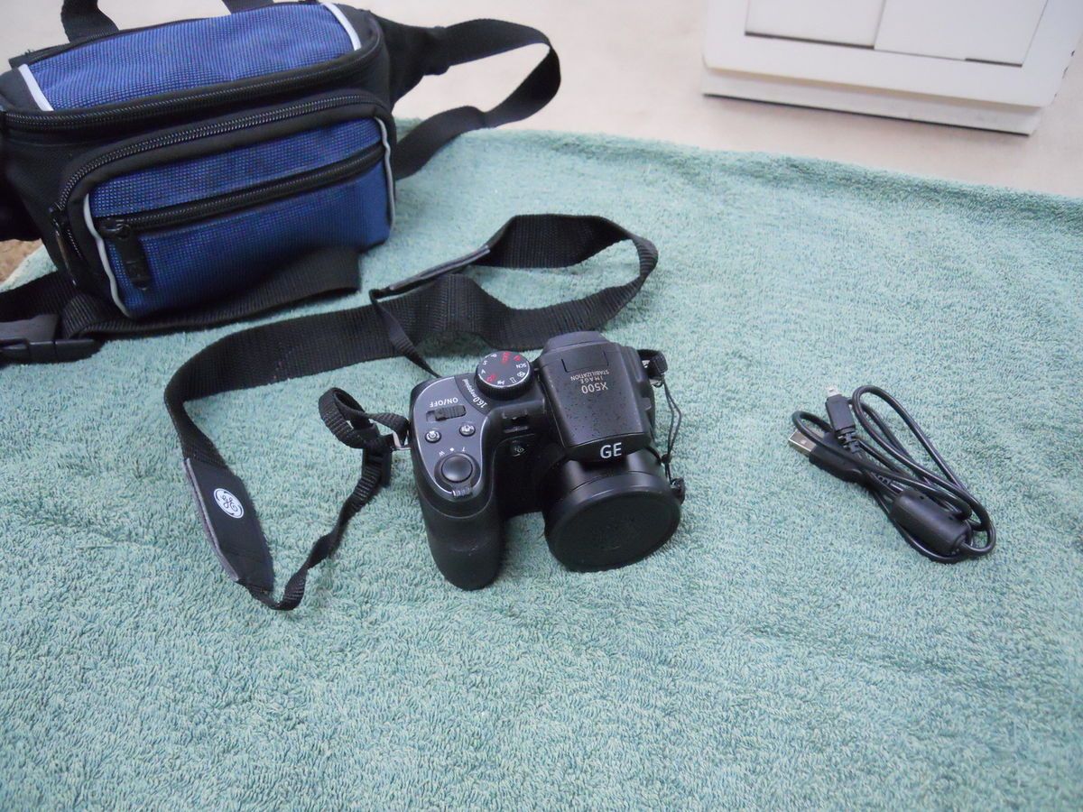 General Imaging GE X500 16MP Digital Camera Black with Bag