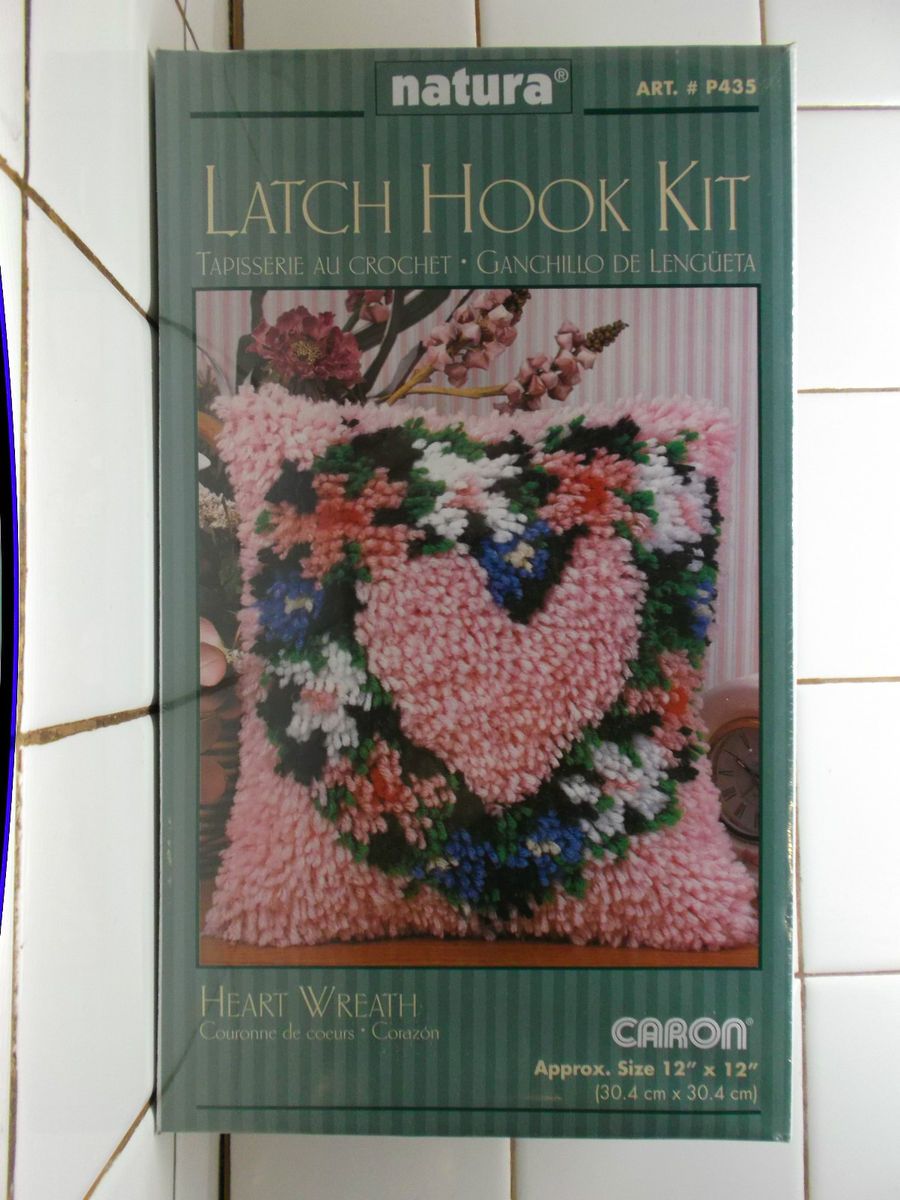Latch Hook Kit or Latch Hook Rug Heart Wreath by Caron Size 12 x 12