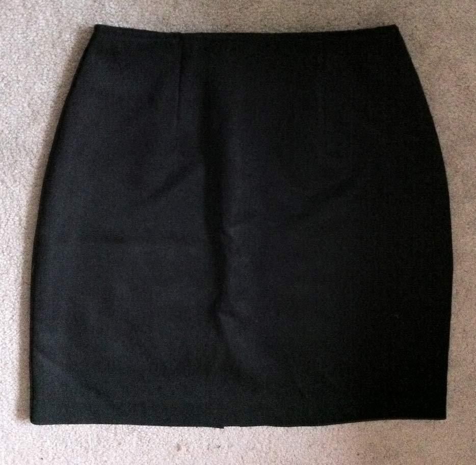 La Belle Womans Basic Black Skirt Size 3 