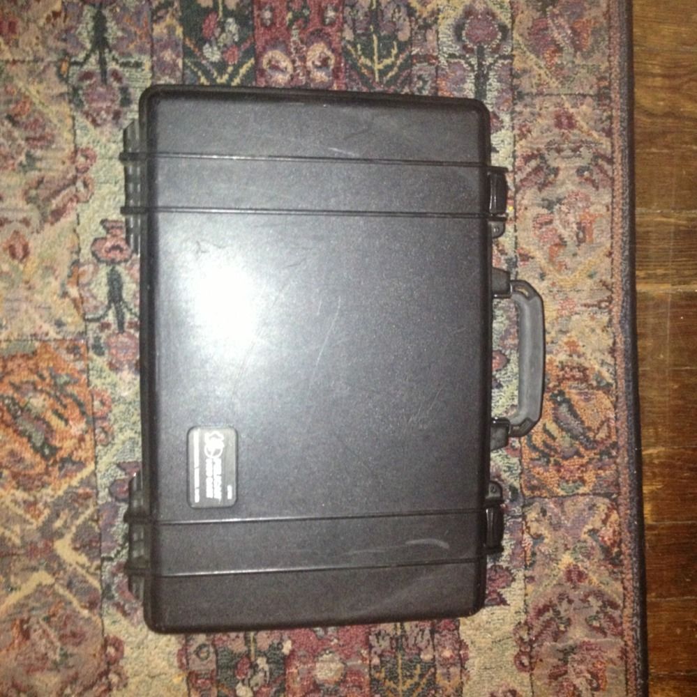 1490 Pelican Hard Shell Waterproof Laptop Gun Case Black w Foam MSRP $