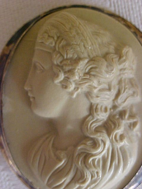  Stone Glass High Relief Cameo Brooch Hera Queen Heaven Love Marriag