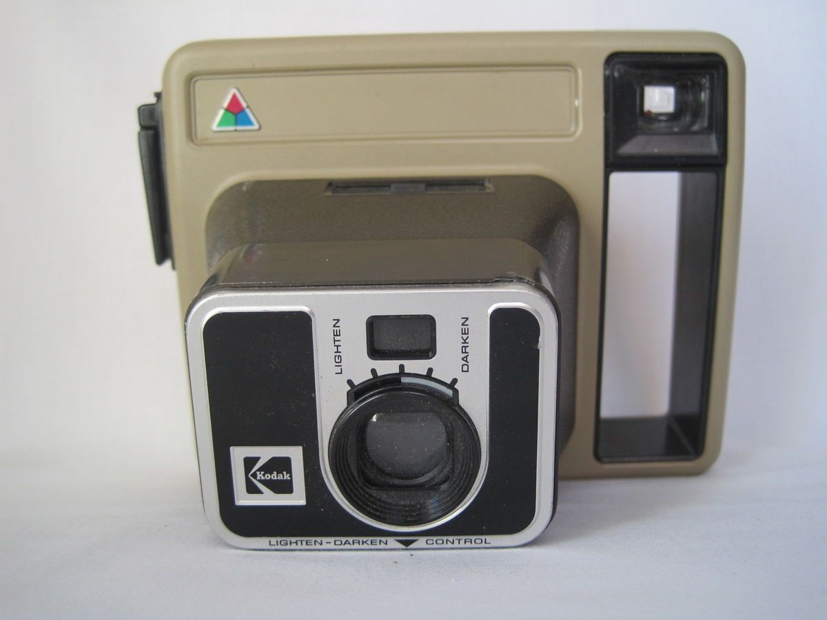 Vintage Kodak Kodamatic Pleasure II Instant Color Film Camera with