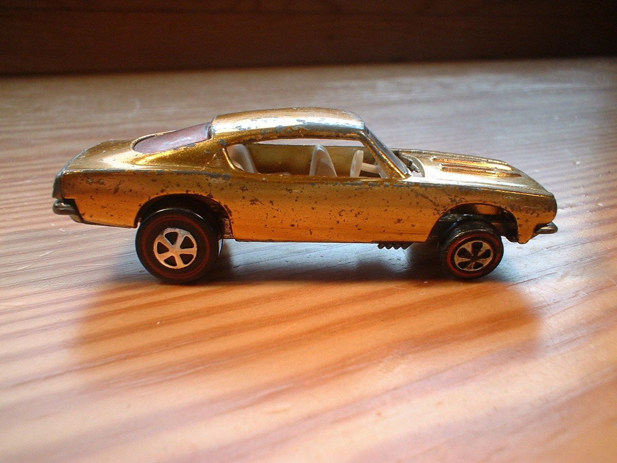 Hot Wheels 1967 Gold Custom Barracuda Original Redline