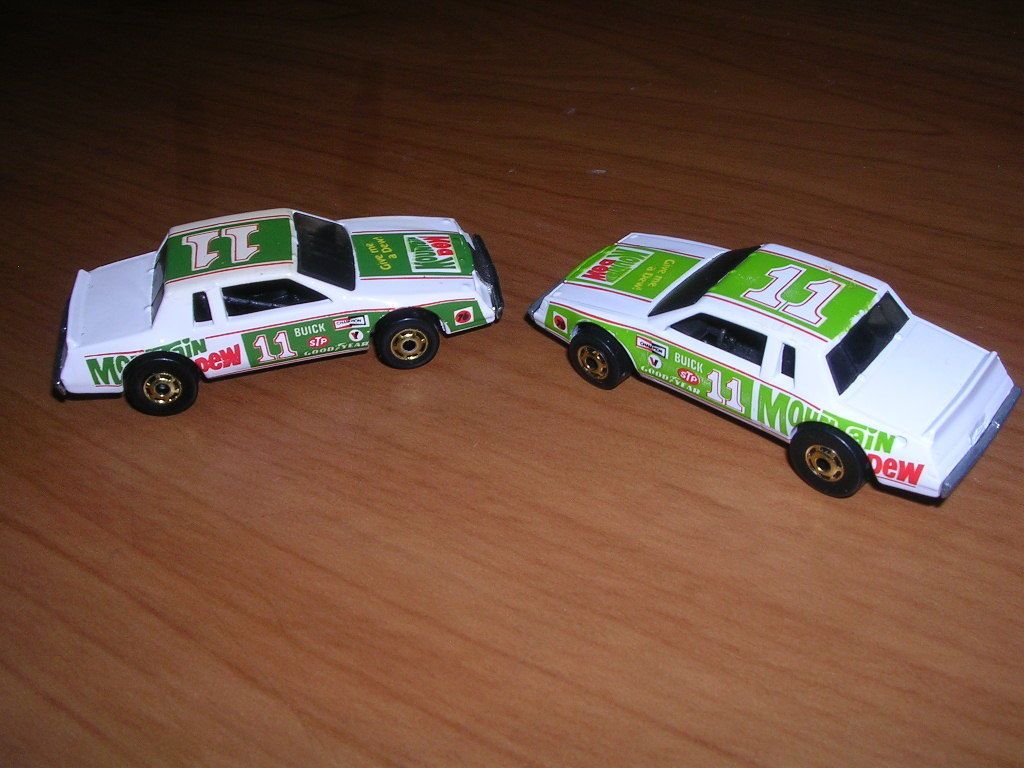 Hot Wheels 2 Racing Stockers Mountain Dew 1983 Dark Light Green