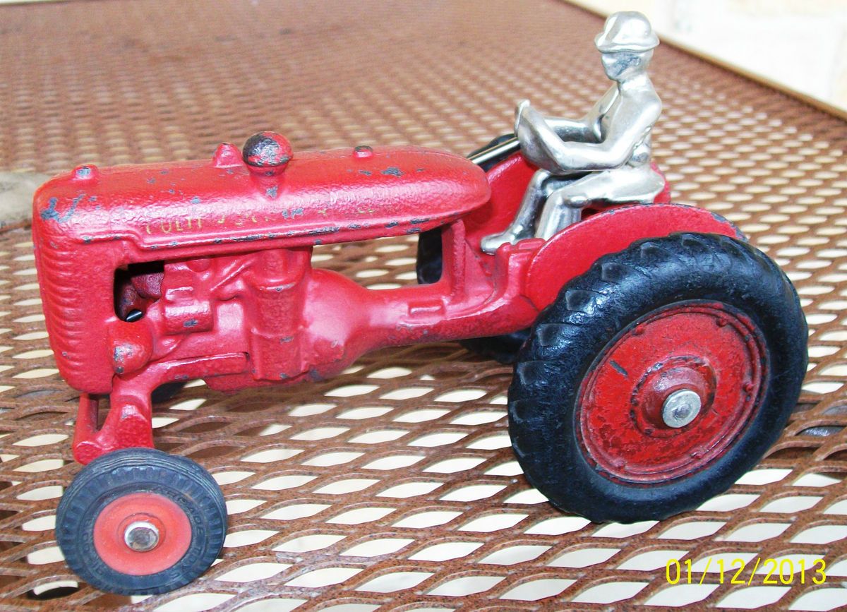 Arcade Cast Iron Farmall A Cultivision Toy Tractor 705