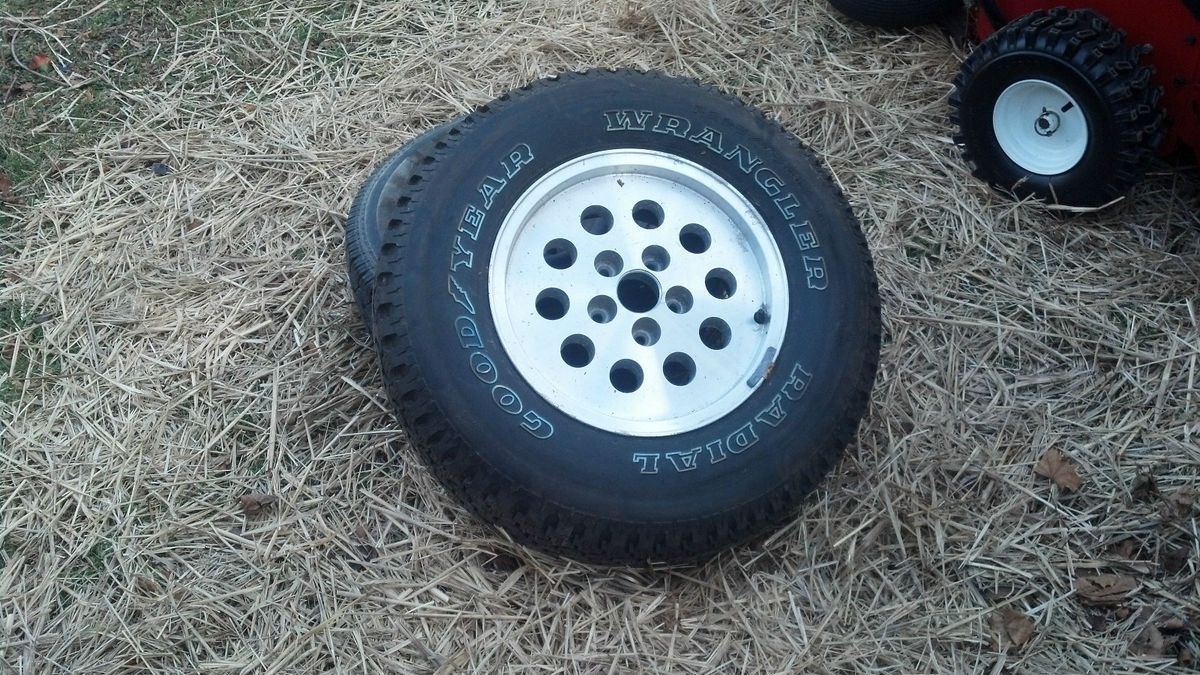 Wrangler at s 225 75R15 Tire on Jeep Cherokee Rim Wheel
